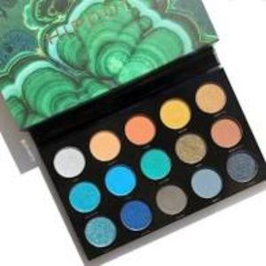 Hipdot Cenote 15 pan Eyeshadow Palette